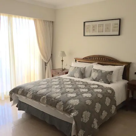 Guadalpin Luxury Apartment