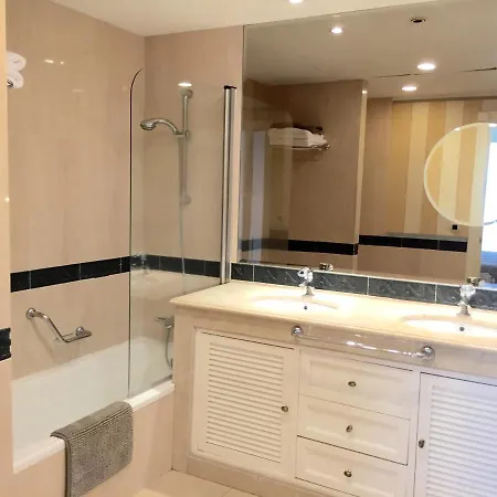 Guadalpin Luxury Apartment *